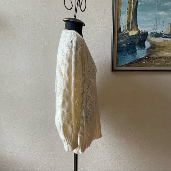 Vintage 100% acrylic 1970s chunky knit cream coloured sweater size small - Picture 4 of 14